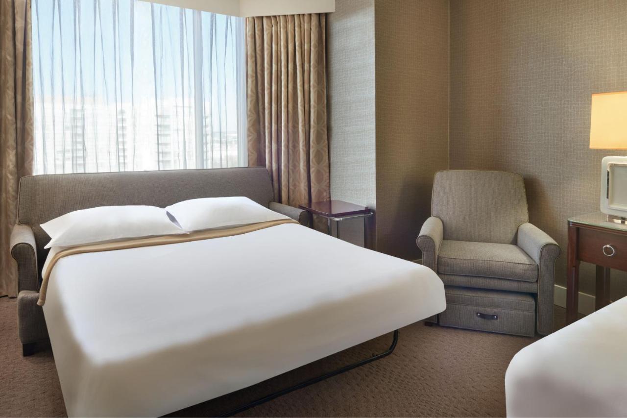Sheraton Parkway Toronto North Hotel & Suites Richmond Hill Exterior photo