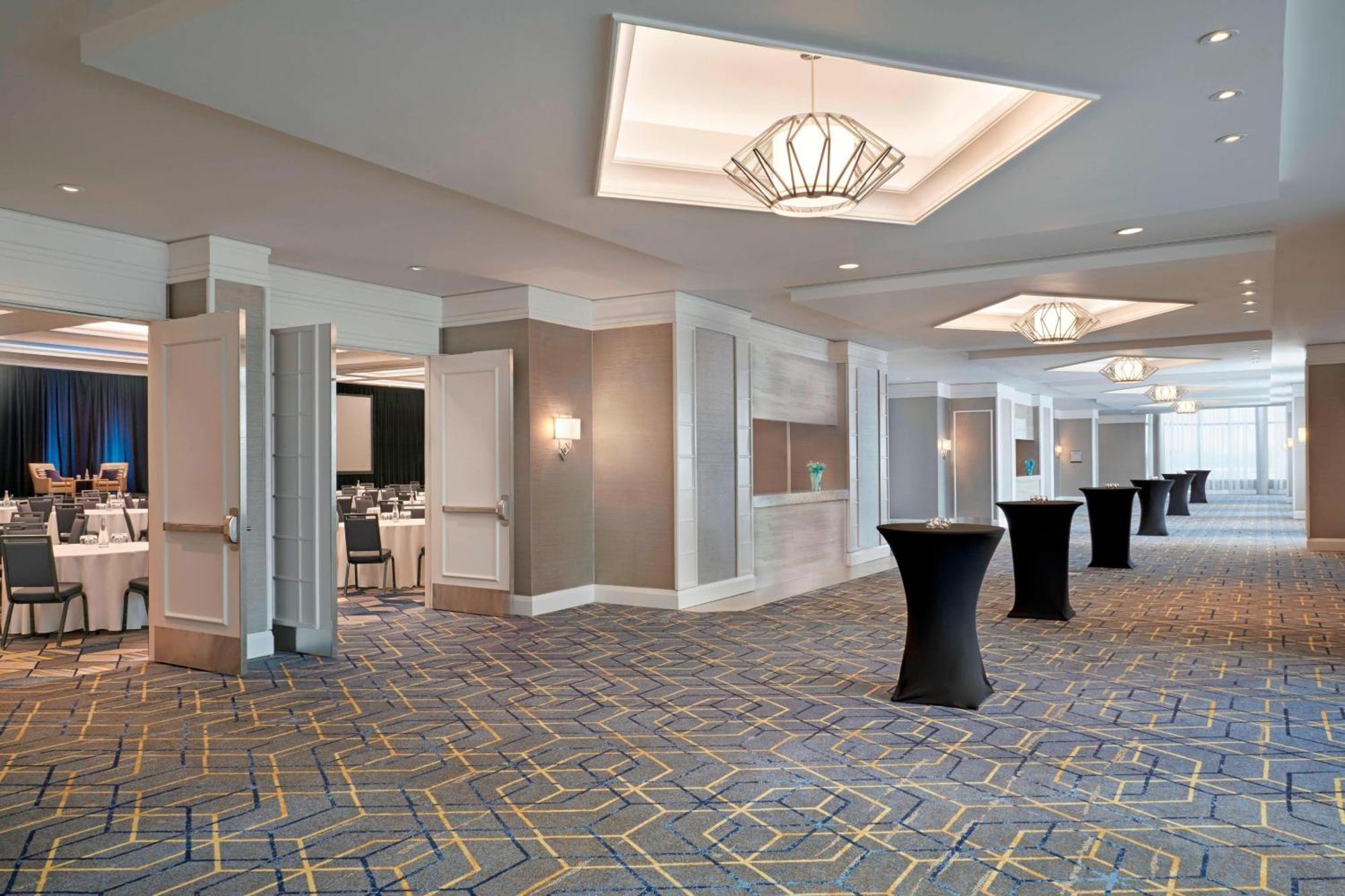 Sheraton Parkway Toronto North Hotel & Suites Richmond Hill Exterior photo
