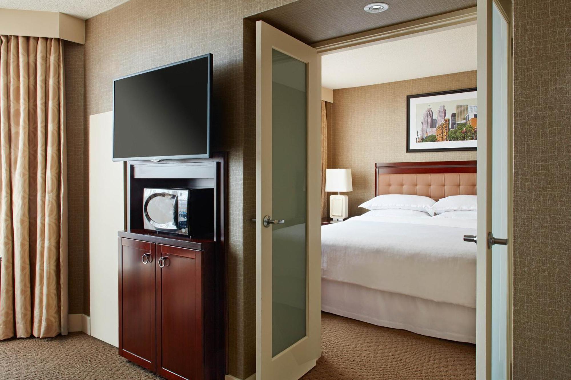 Sheraton Parkway Toronto North Hotel & Suites Richmond Hill Exterior photo