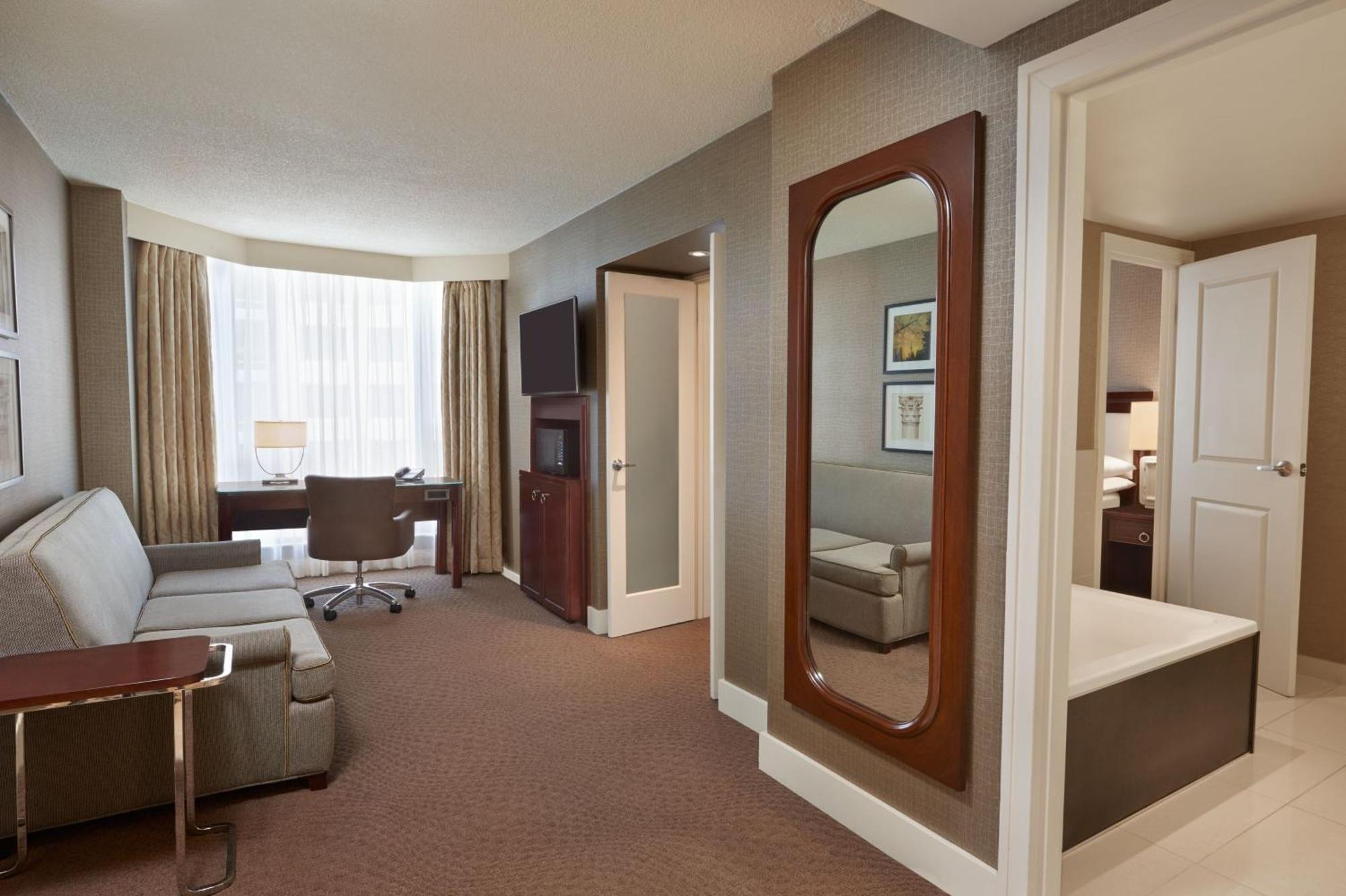 Sheraton Parkway Toronto North Hotel & Suites Richmond Hill Exterior photo